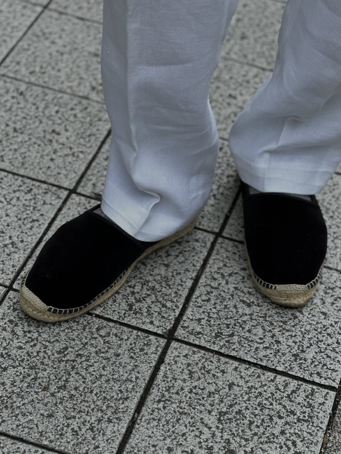 Espadrilles artisanales noires en cuir velours Don Quichosse fabriquées à Mauléon-Licharre.